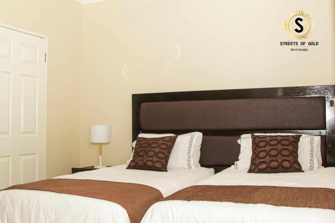 גאבורון Streets Of Gold Guest House מראה חיצוני תמונה