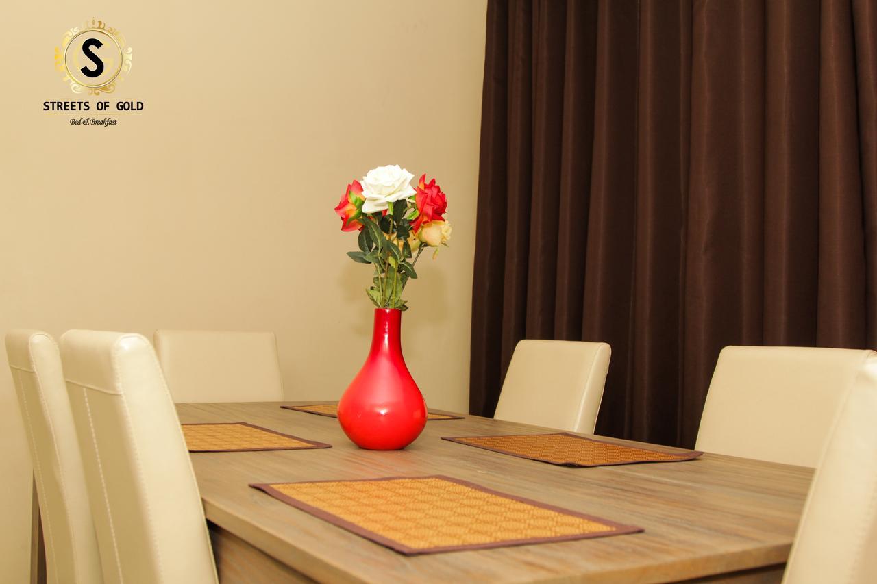 גאבורון Streets Of Gold Guest House מראה חיצוני תמונה
