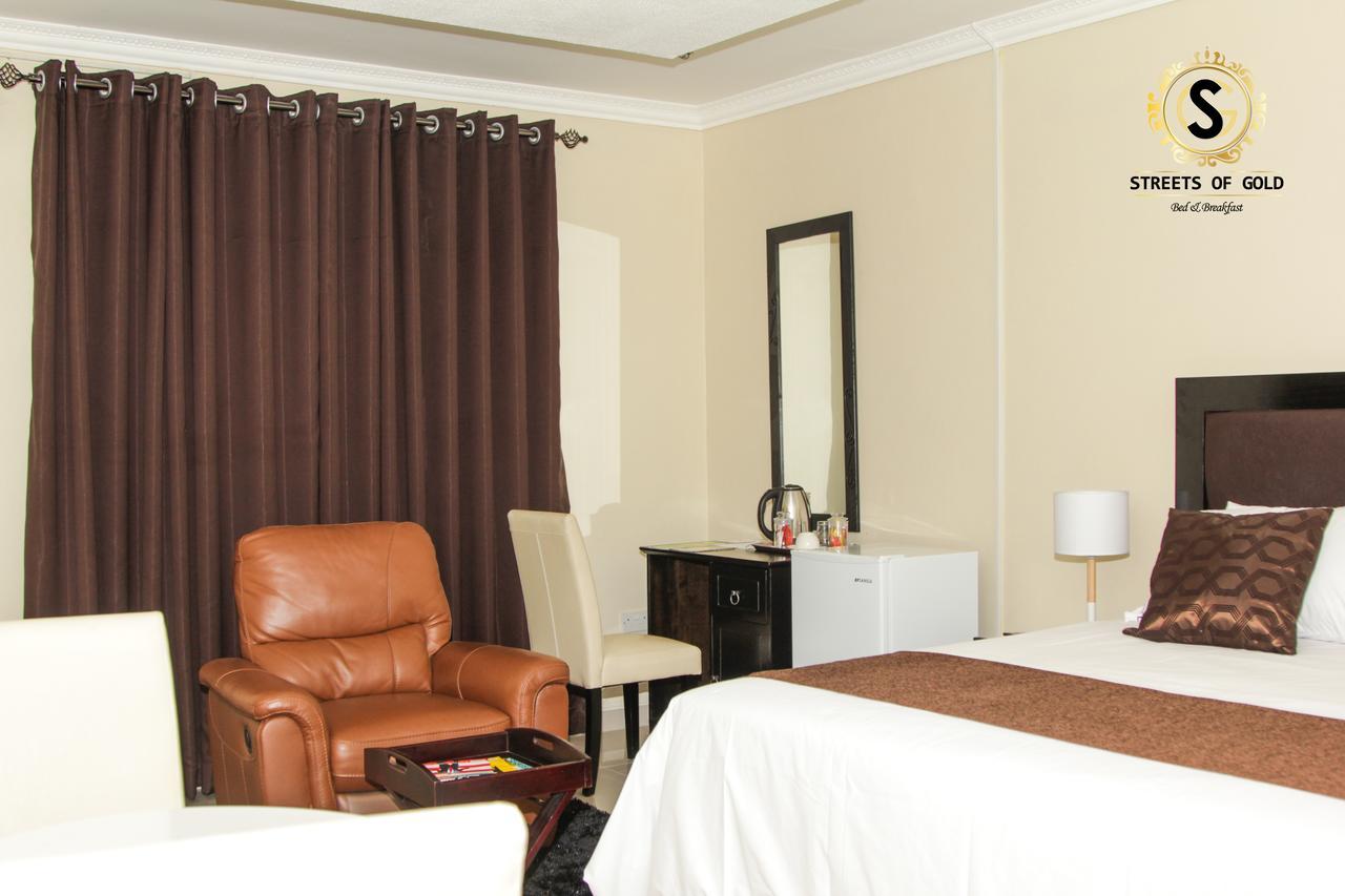גאבורון Streets Of Gold Guest House מראה חיצוני תמונה